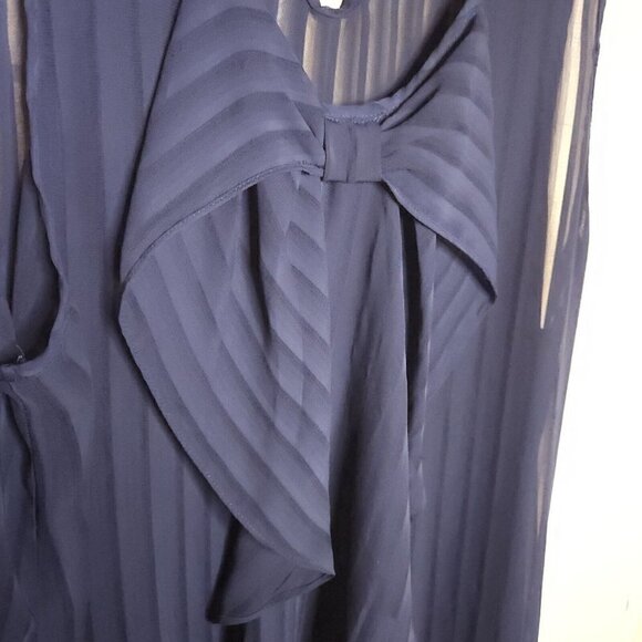 I.N San Francisco Navy Sheer Striped Sleeveless Silky Blouse Large - Picture 4 of 6